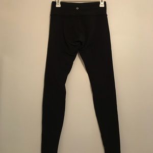 Black lululemon leggings